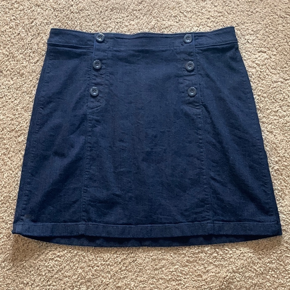 Loft Outlet Jean skirt Sz 10, light jean fabric, good cond Hidden zipper in back